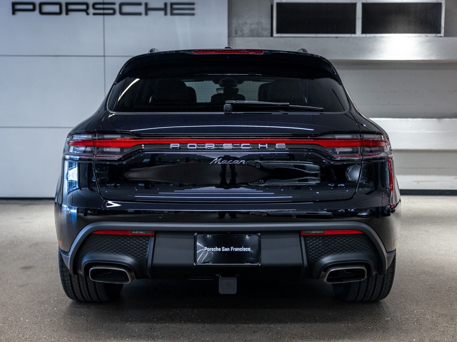 2026 Porsche Macan Base