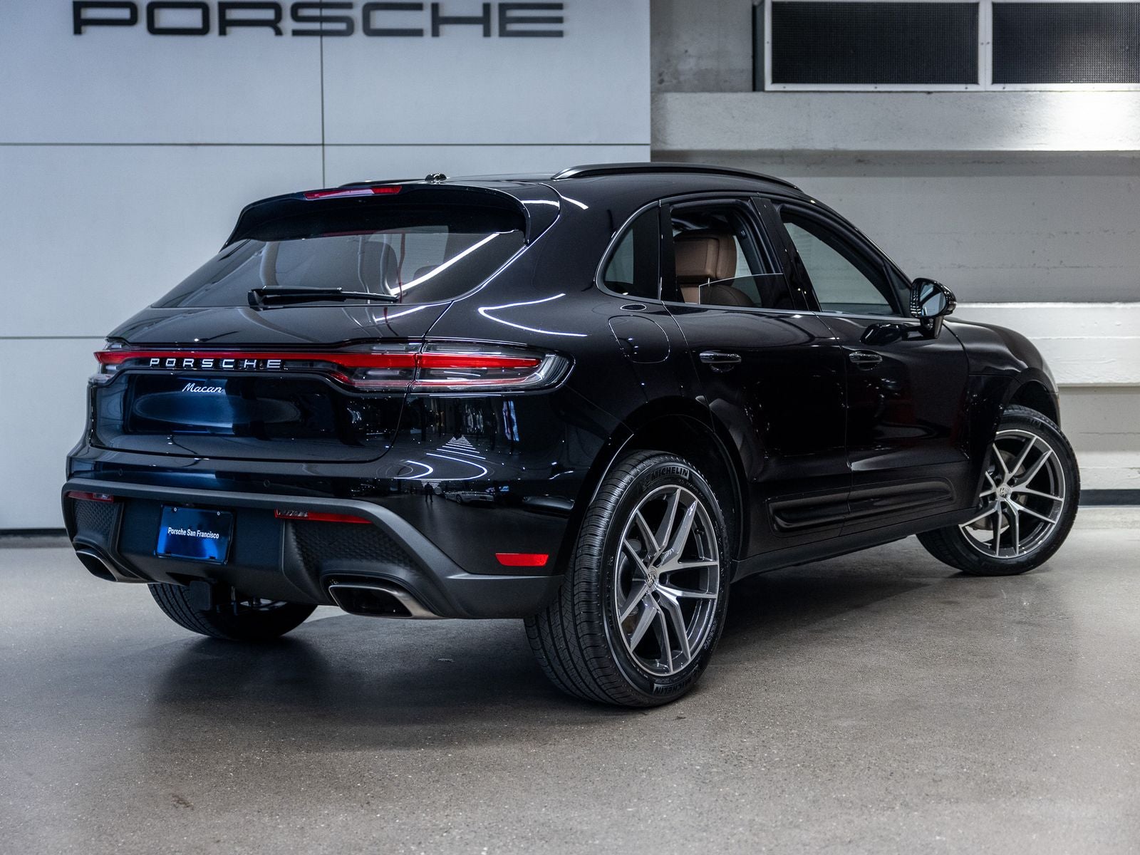2026 Porsche Macan Base
