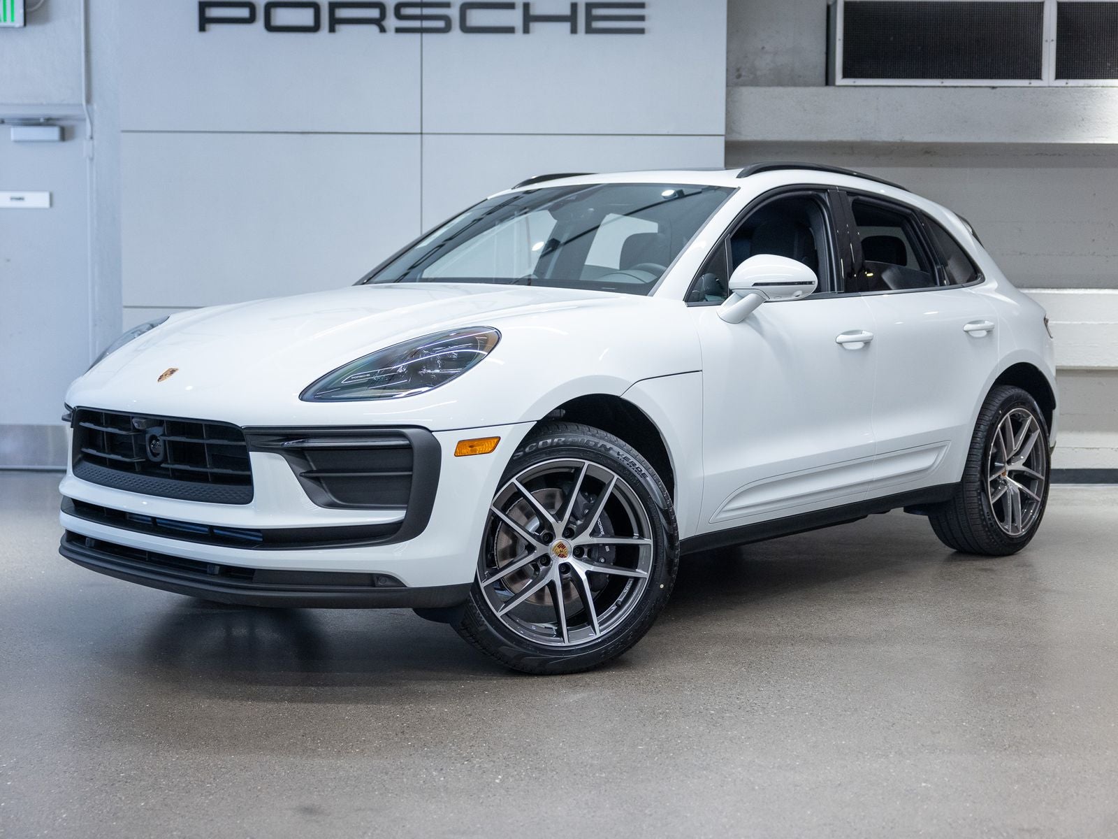 2026 Porsche Macan Base
