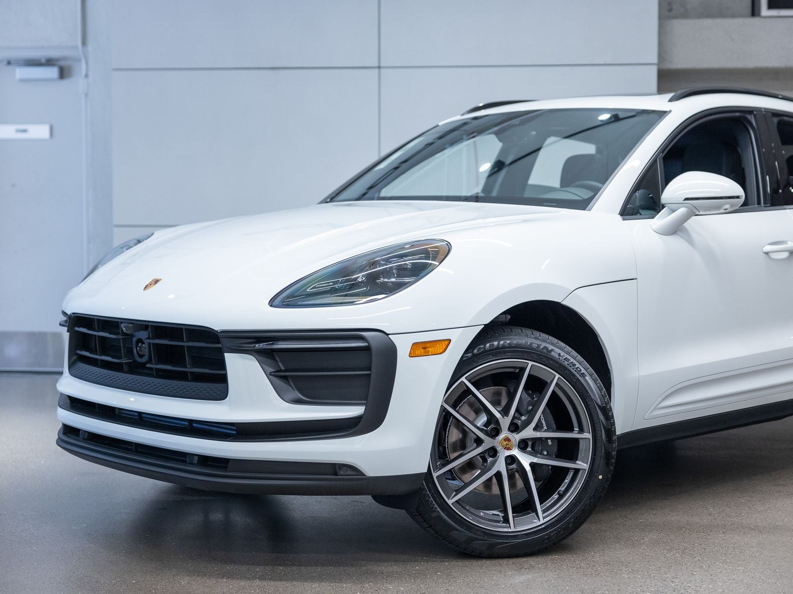 2026 Porsche Macan Base