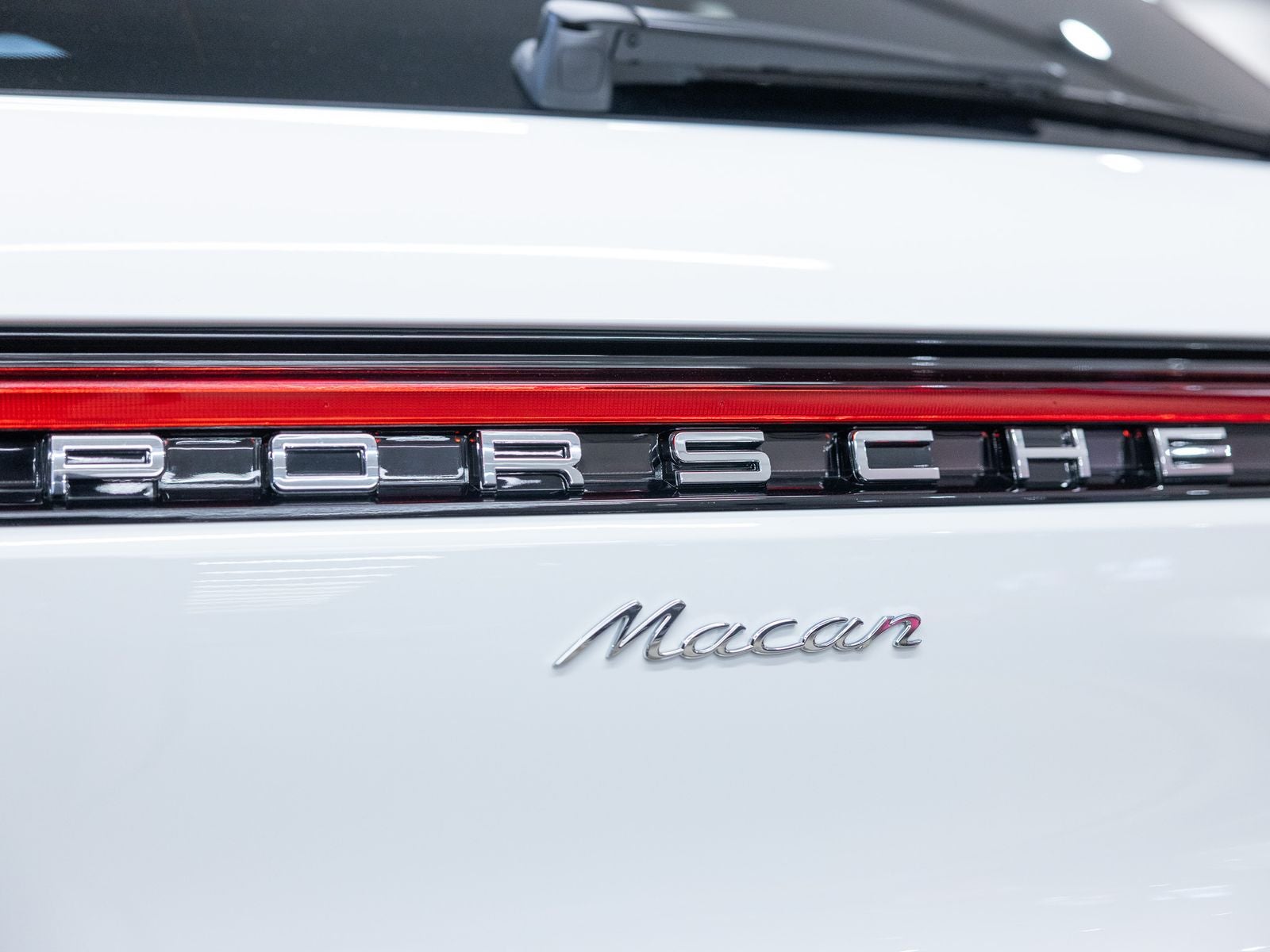 2026 Porsche Macan Base