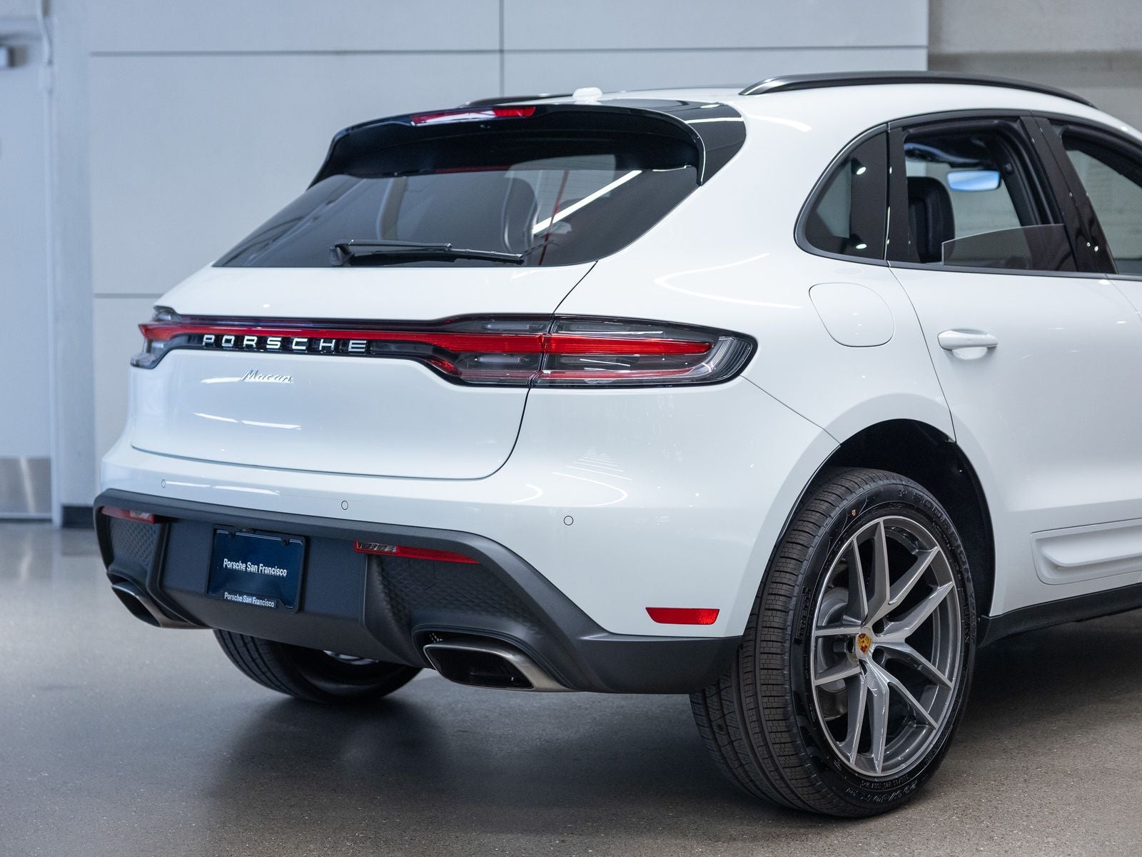 2026 Porsche Macan Base