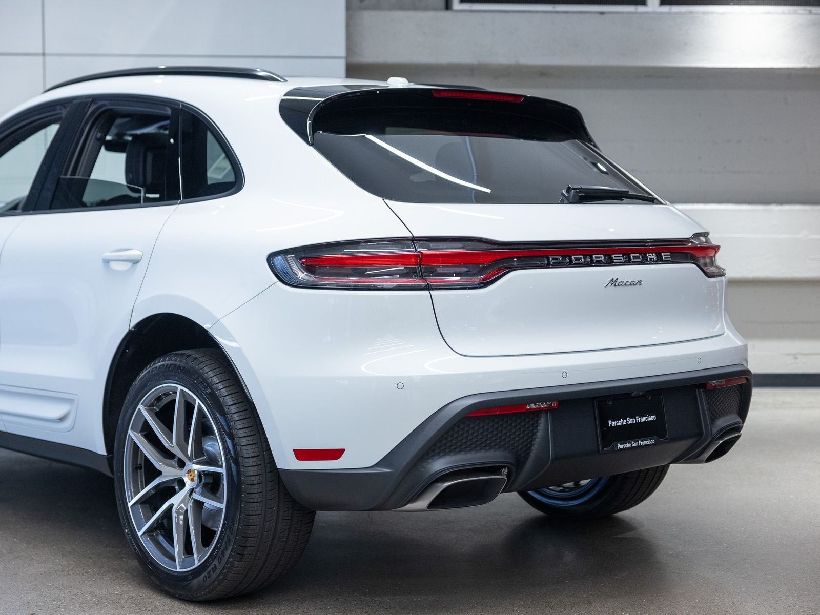 2026 Porsche Macan Base