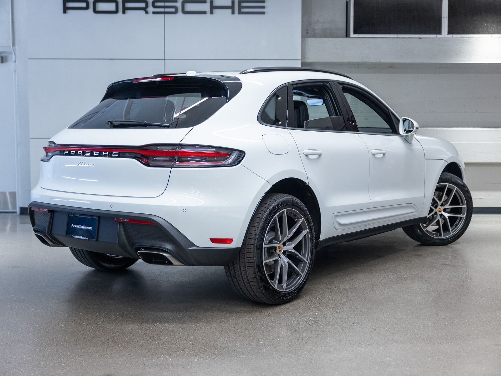 2026 Porsche Macan Base