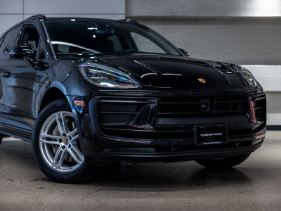 2023 Porsche Macan Base
