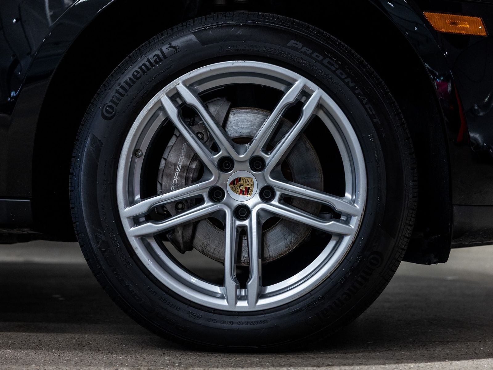 2023 Porsche Macan Base