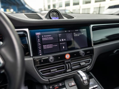 2023 Porsche Macan Base