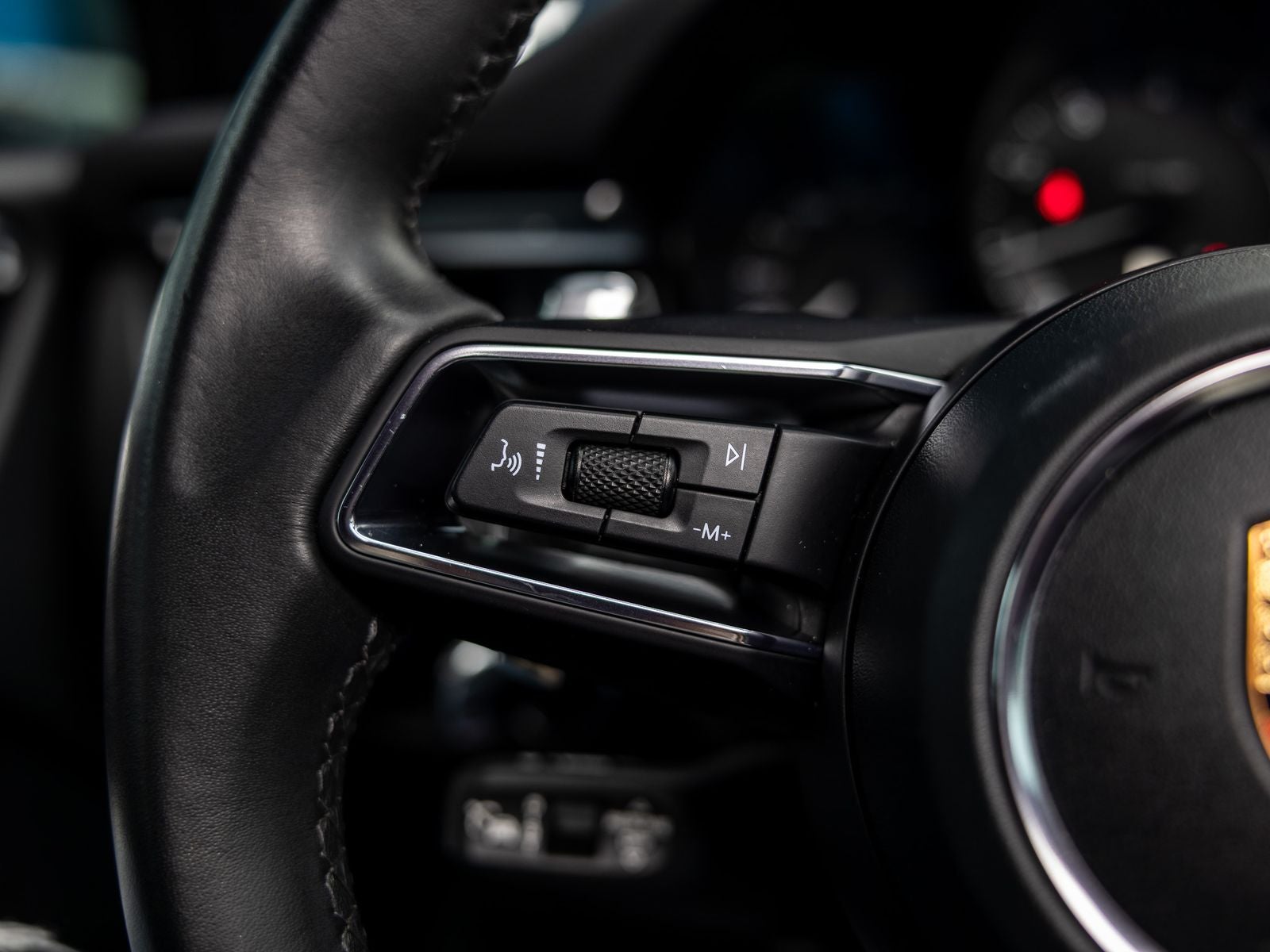 2023 Porsche Macan Base