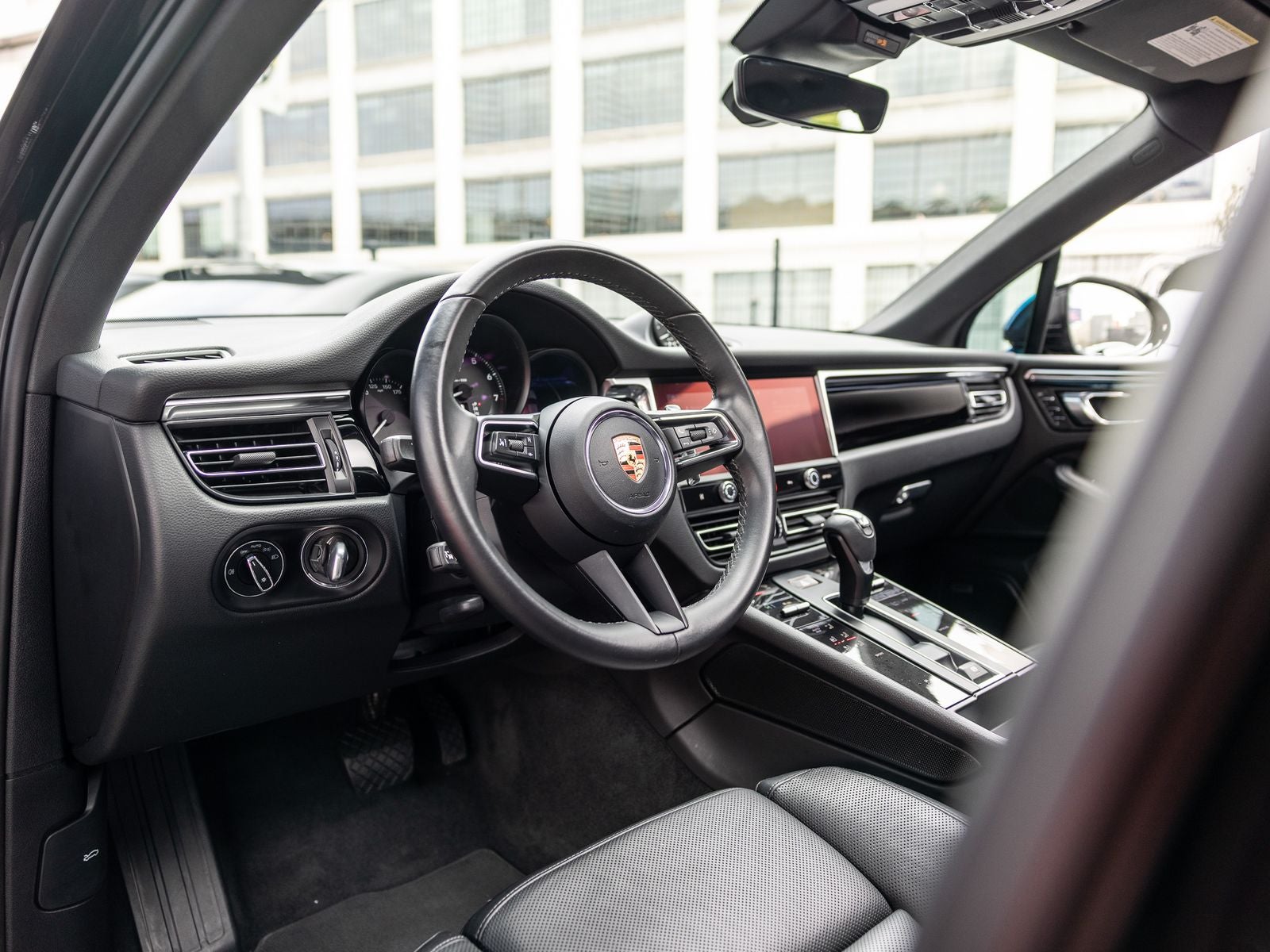 2023 Porsche Macan Base