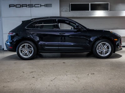 2023 Porsche Macan Base
