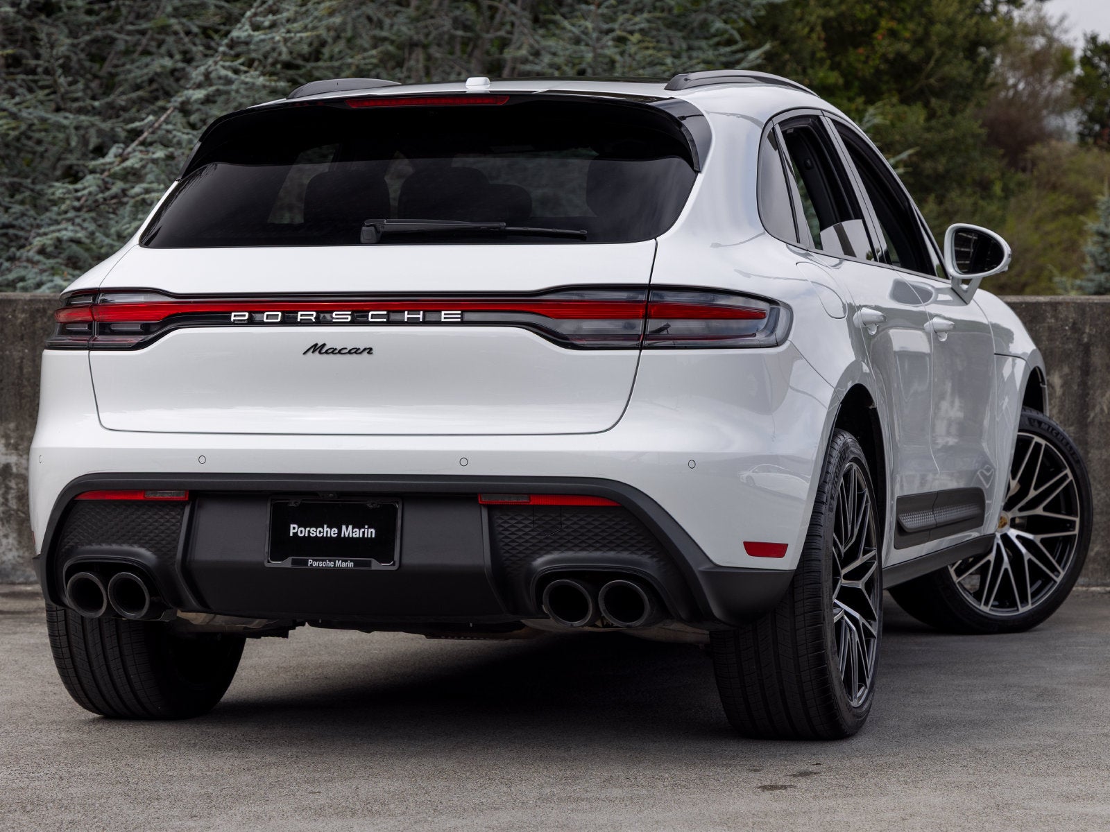 2026 Porsche Macan Base