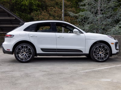 2026 Porsche Macan Base