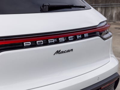 2026 Porsche Macan Base