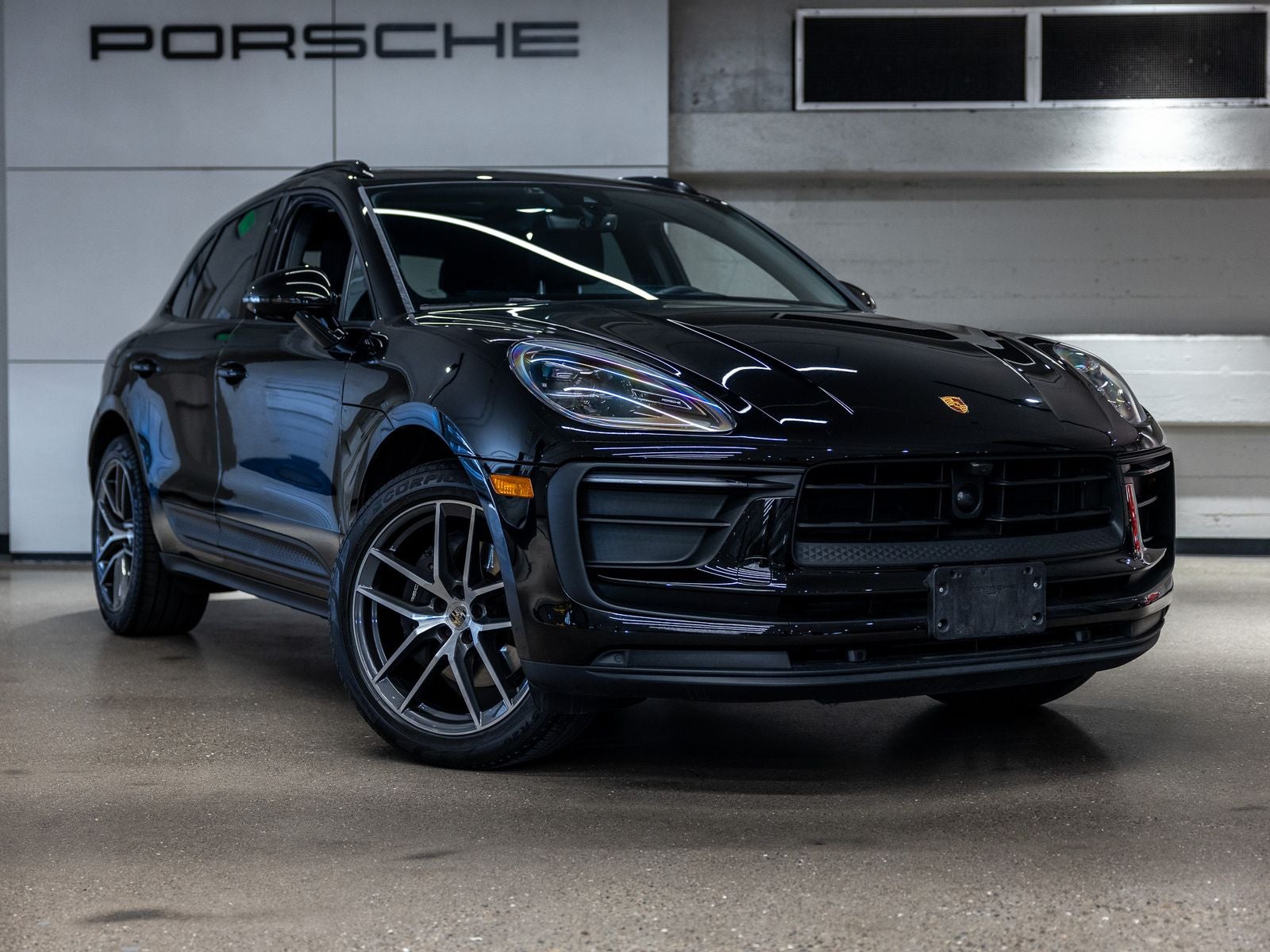 2024 Porsche Macan Base