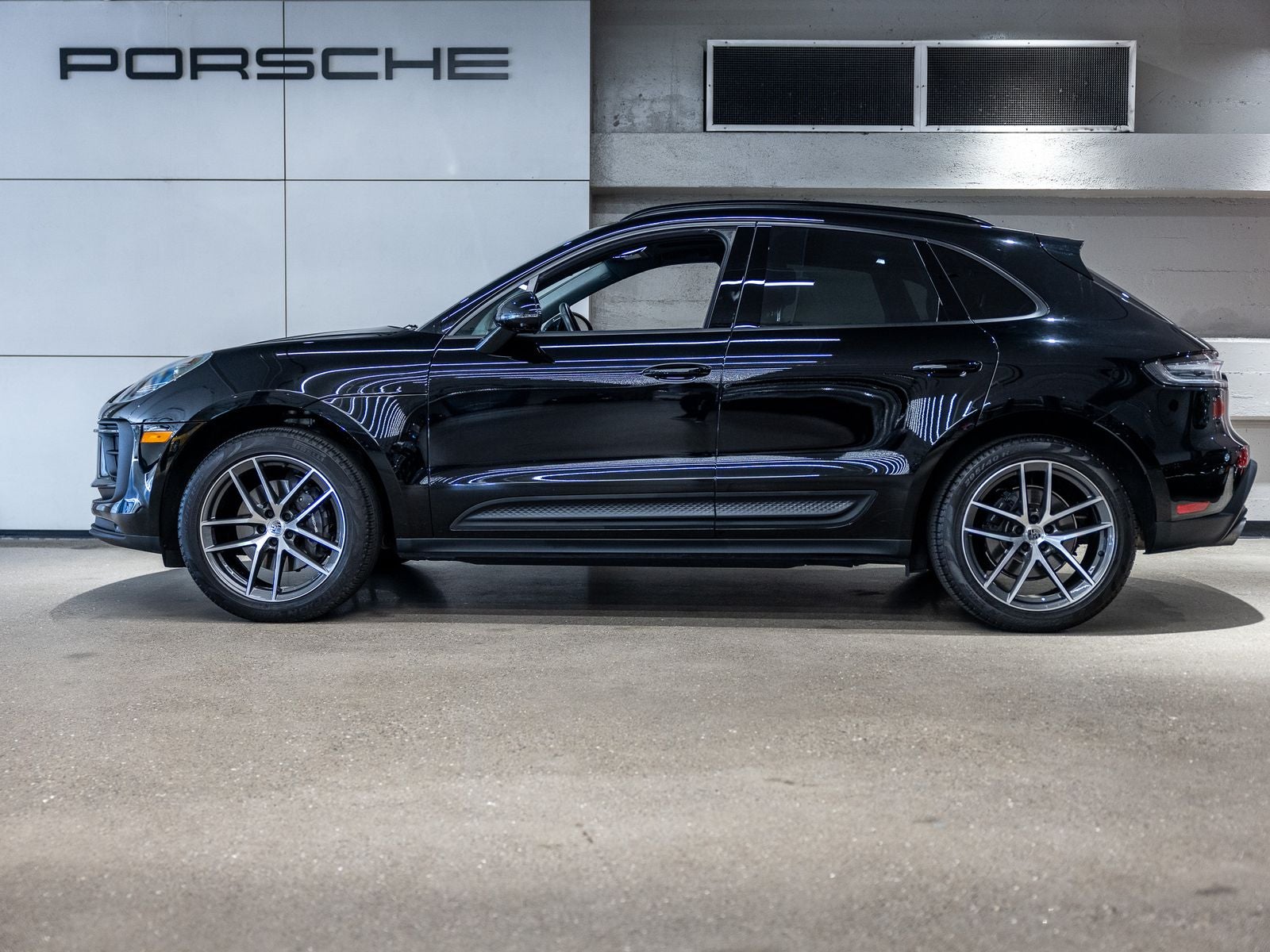 2024 Porsche Macan Base