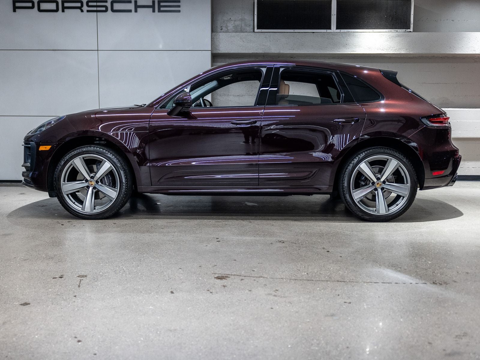 2024 Porsche Macan Base