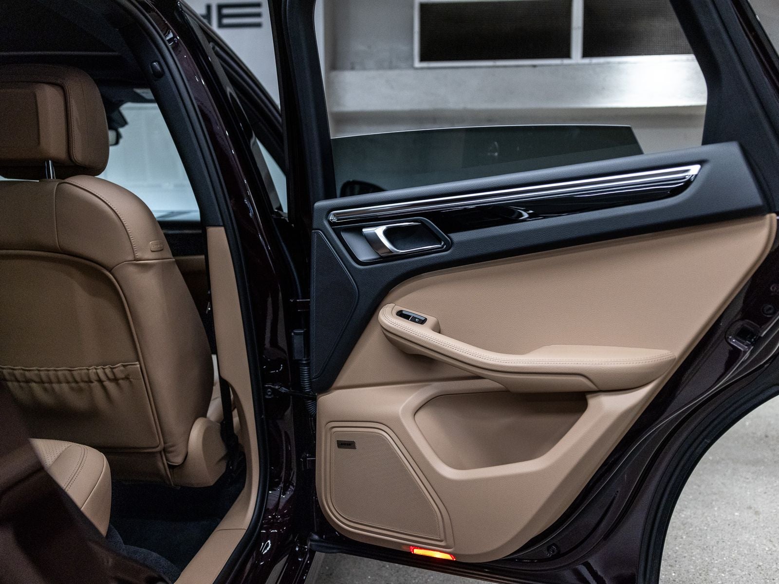 2024 Porsche Macan Base