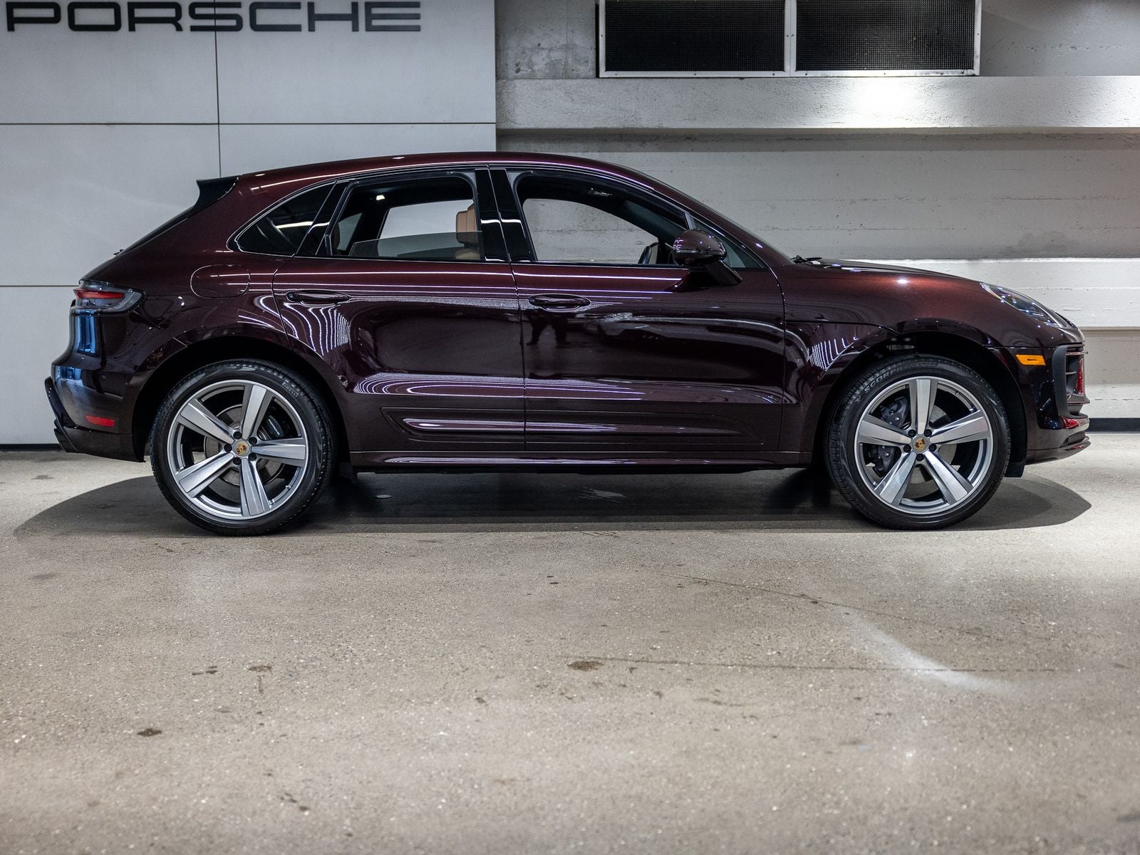 2024 Porsche Macan Base