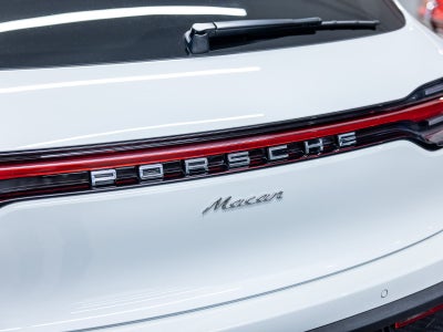 2025 Porsche Macan Base