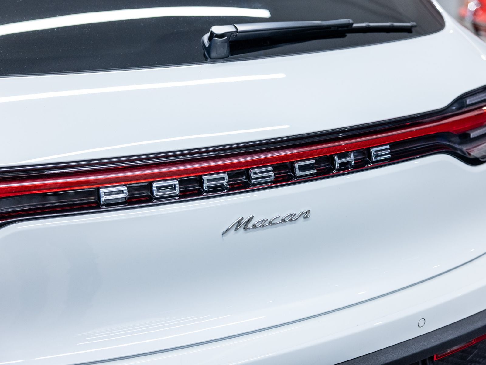 2025 Porsche Macan Base