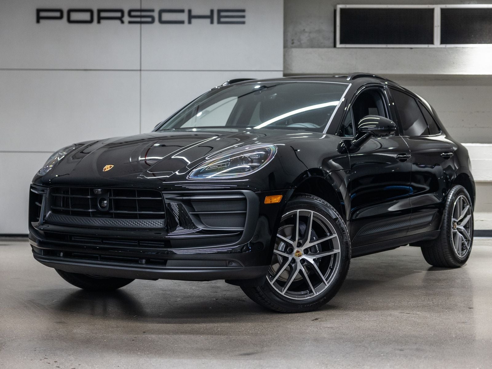 2026 Porsche Macan Base