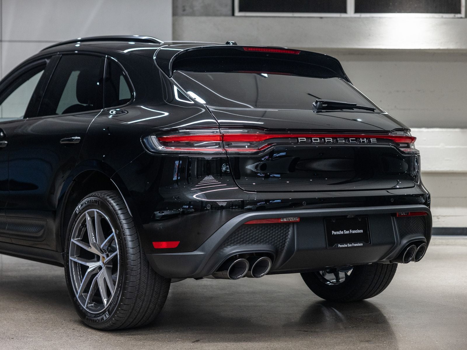 2026 Porsche Macan Base
