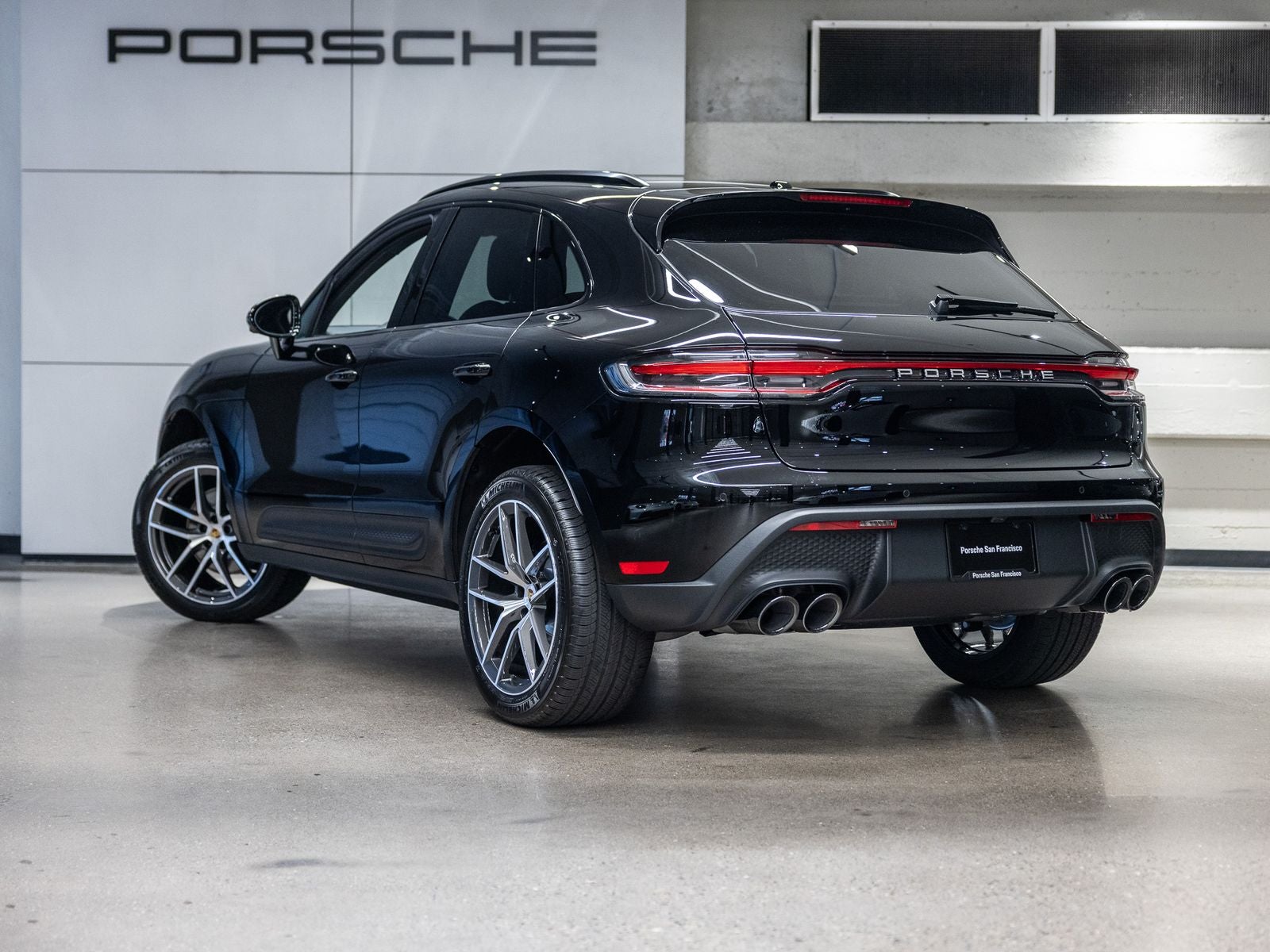 2026 Porsche Macan Base