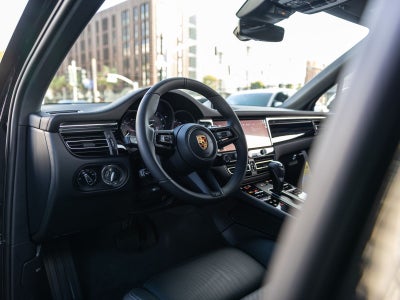 2026 Porsche Macan Base
