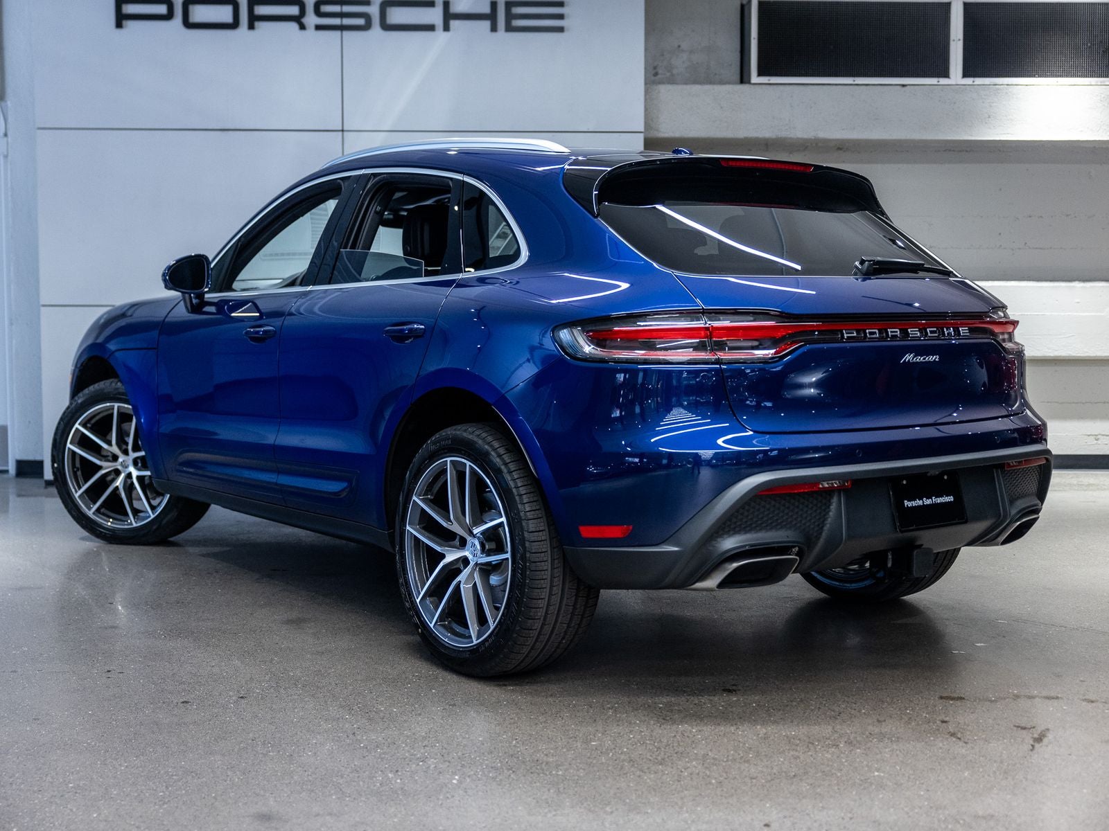 2026 Porsche Macan Base