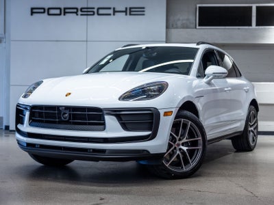 2026 Porsche Macan Base