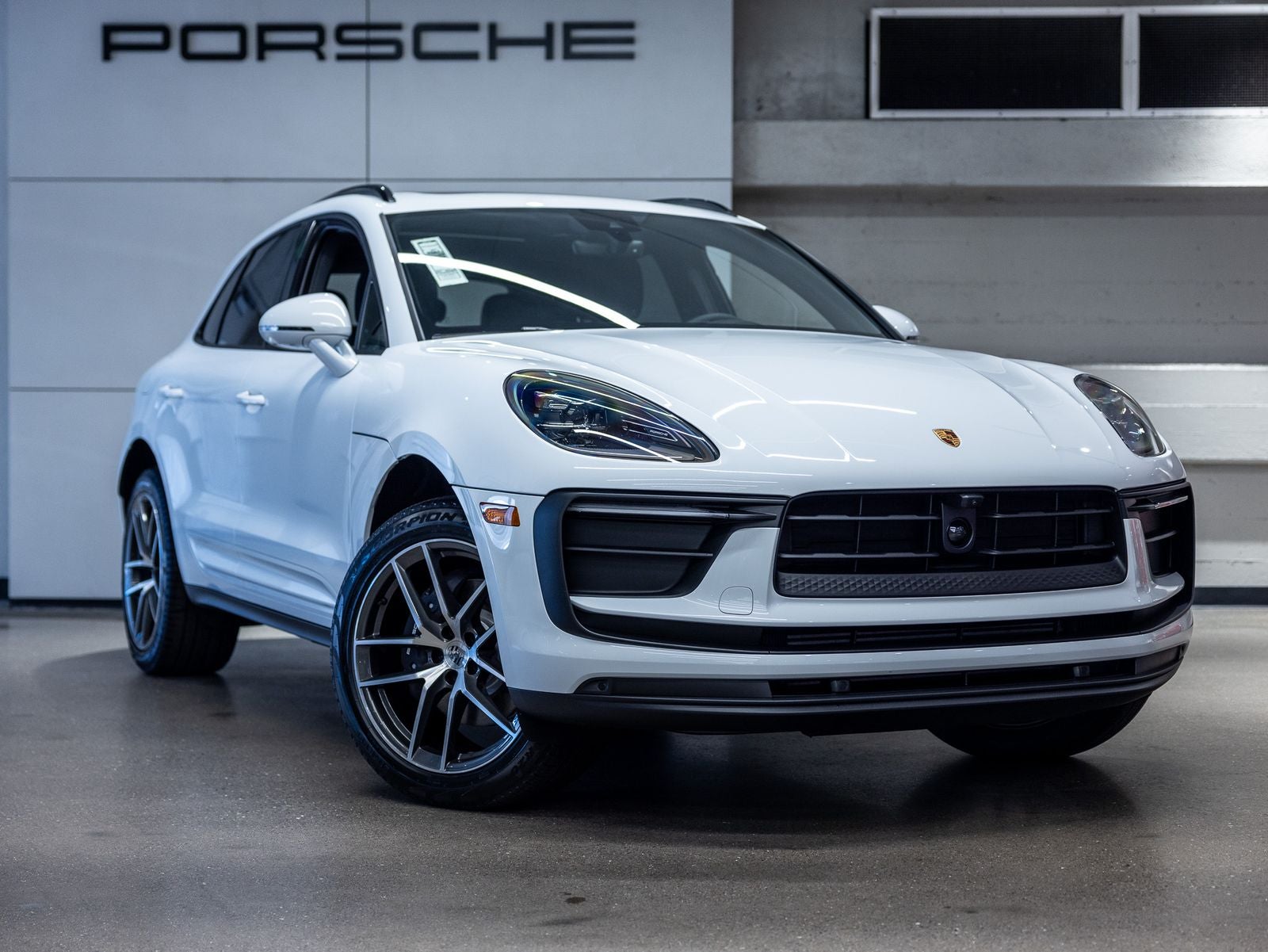 2026 Porsche Macan Base