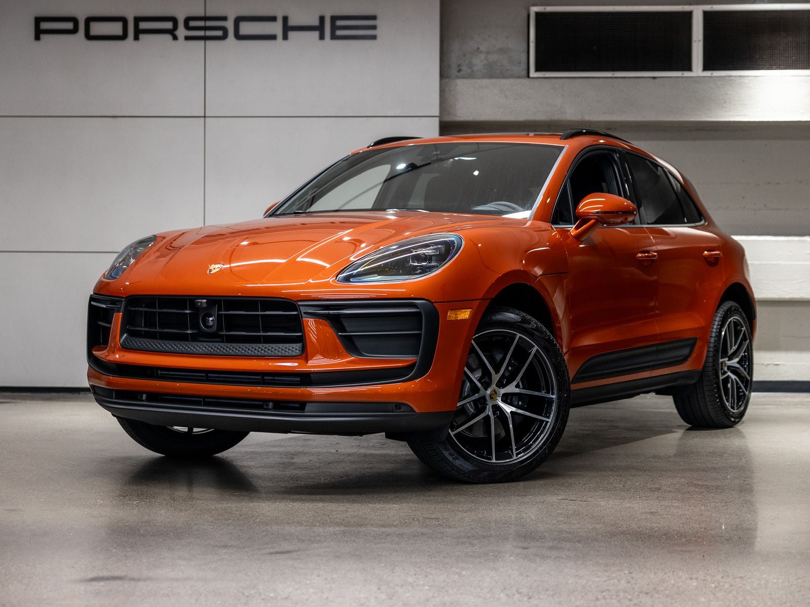 2025 Porsche Macan -'s photo