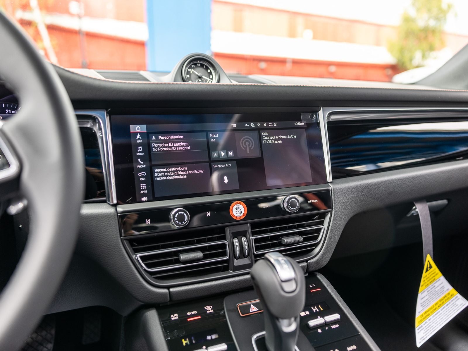 2025 Porsche Macan Base