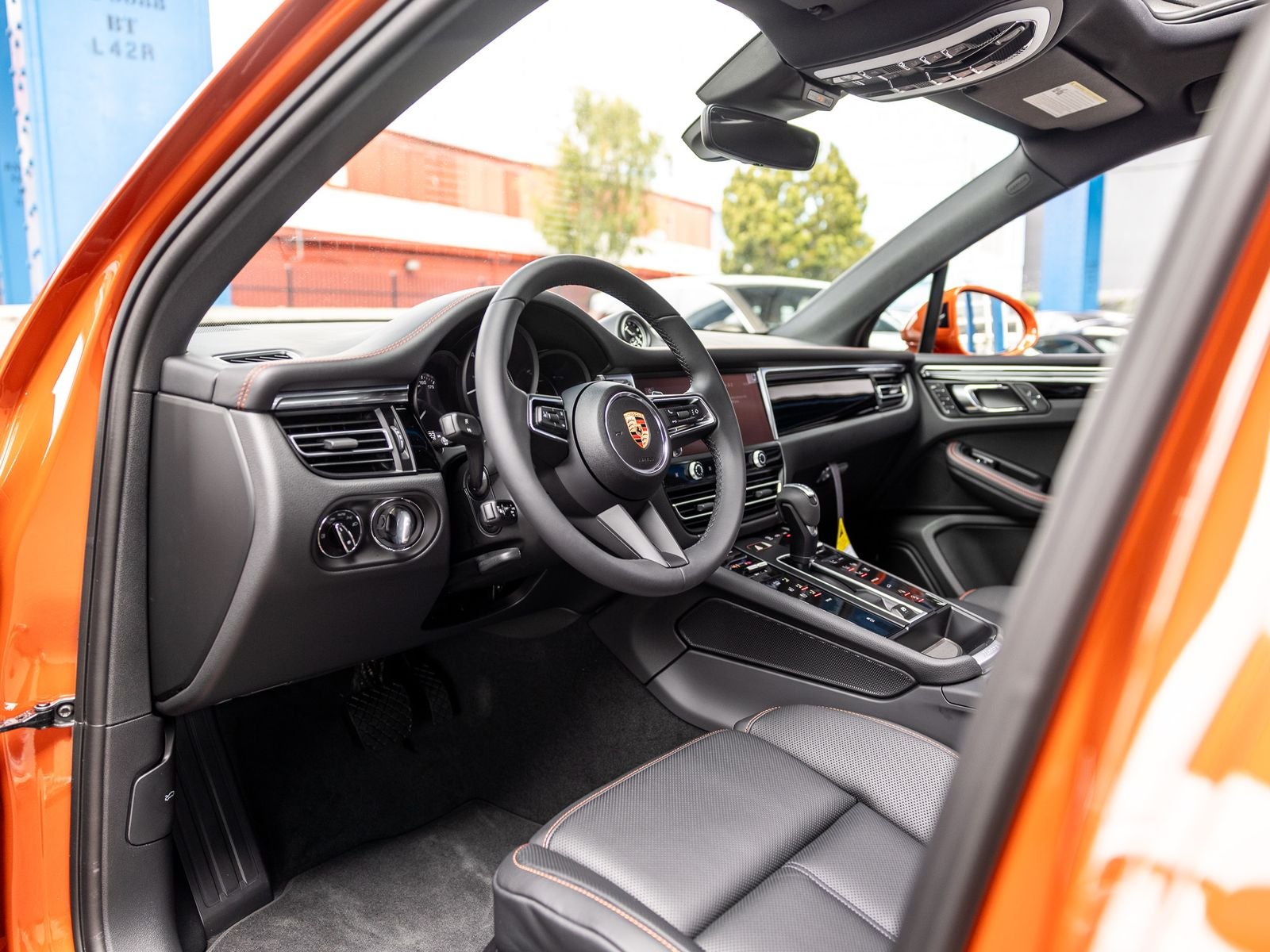 2025 Porsche Macan Base