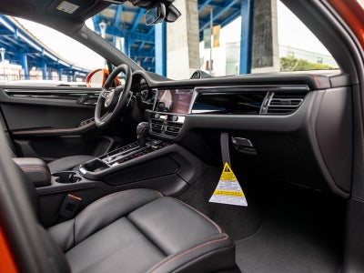 2025 Porsche Macan Base