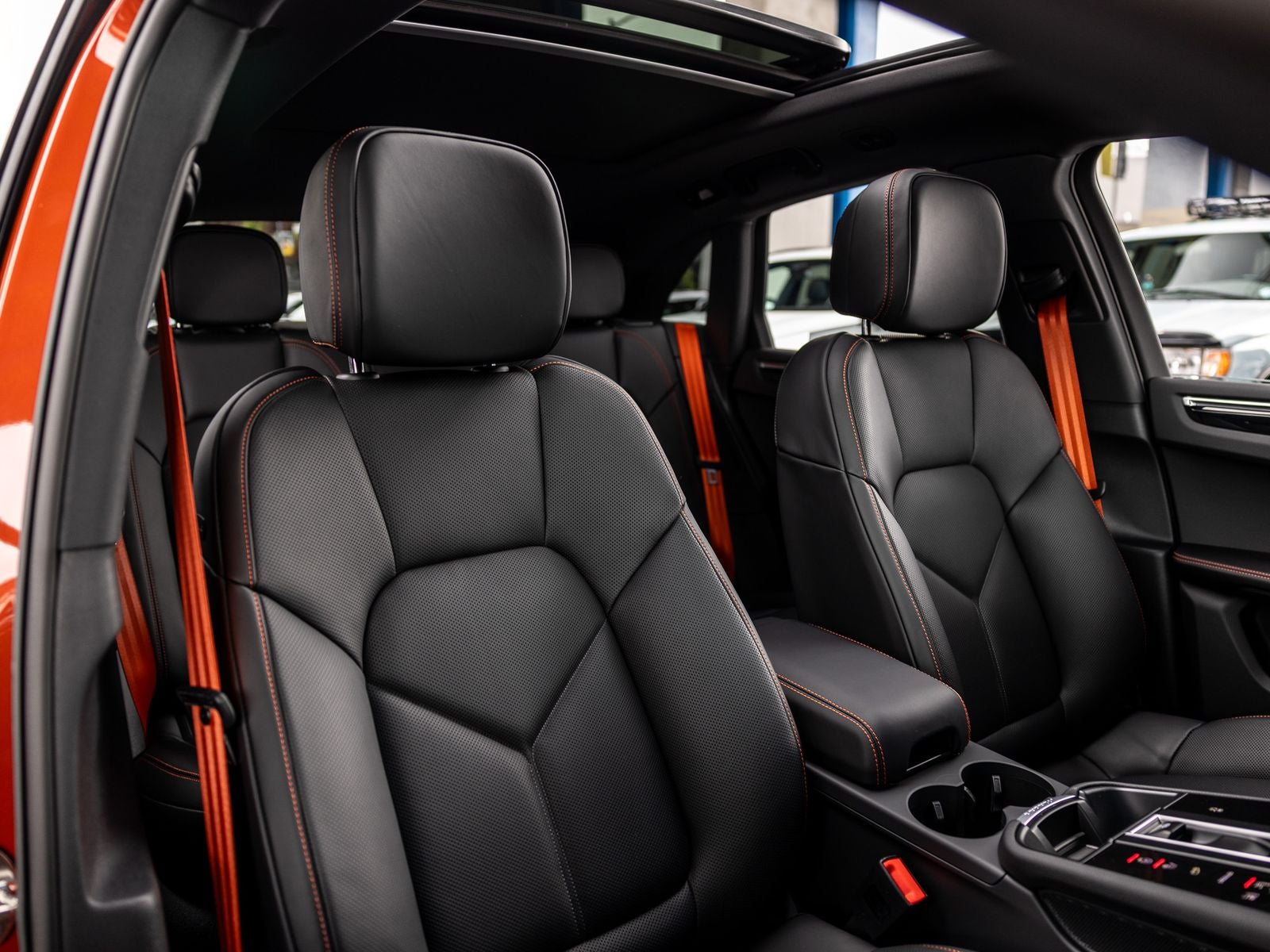 2025 Porsche Macan Base