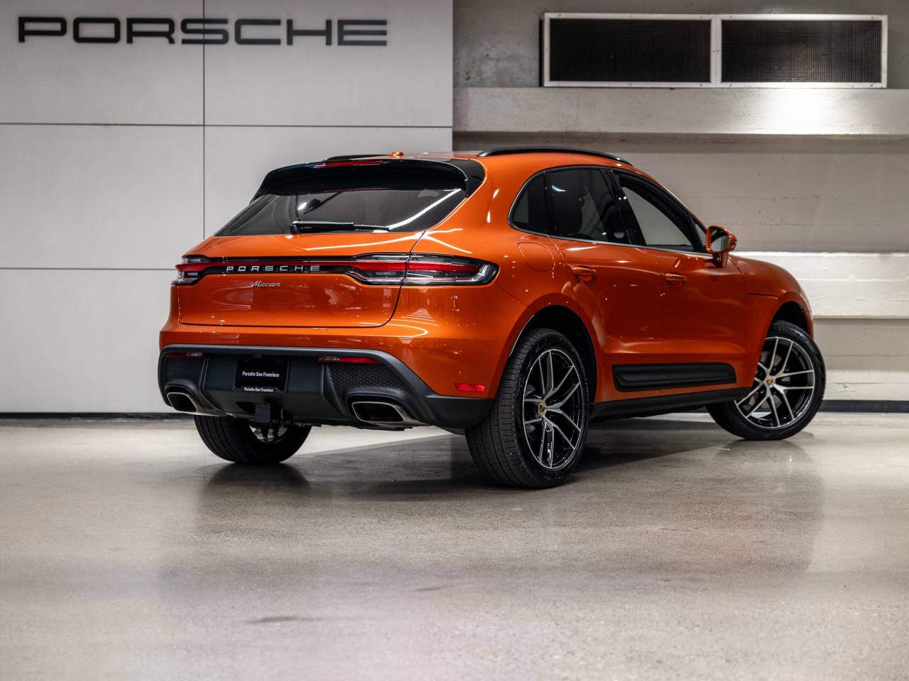 2025 Porsche Macan Base