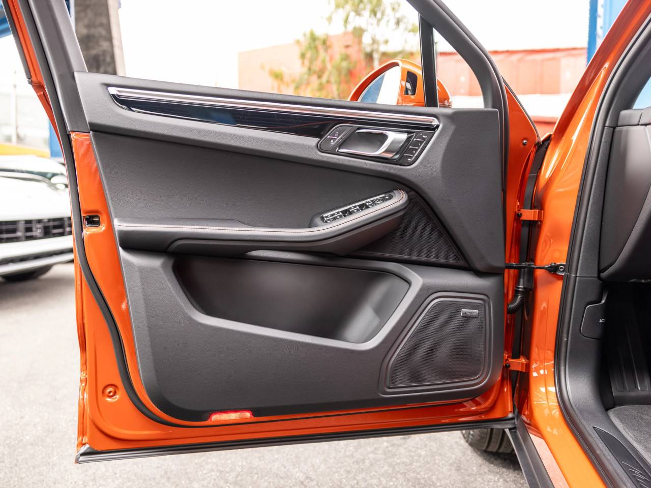 2025 Porsche Macan Base