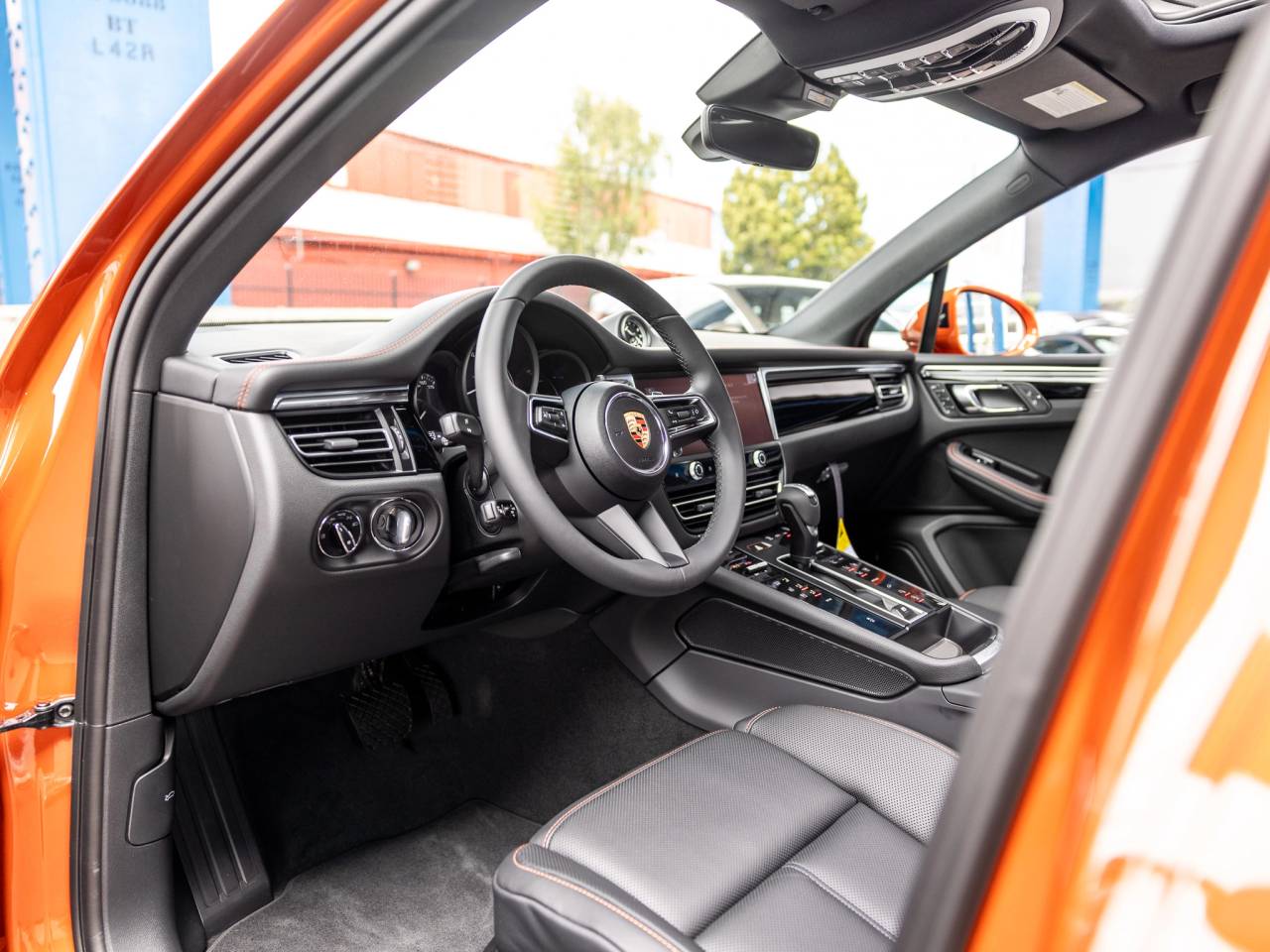 2025 Porsche Macan Base