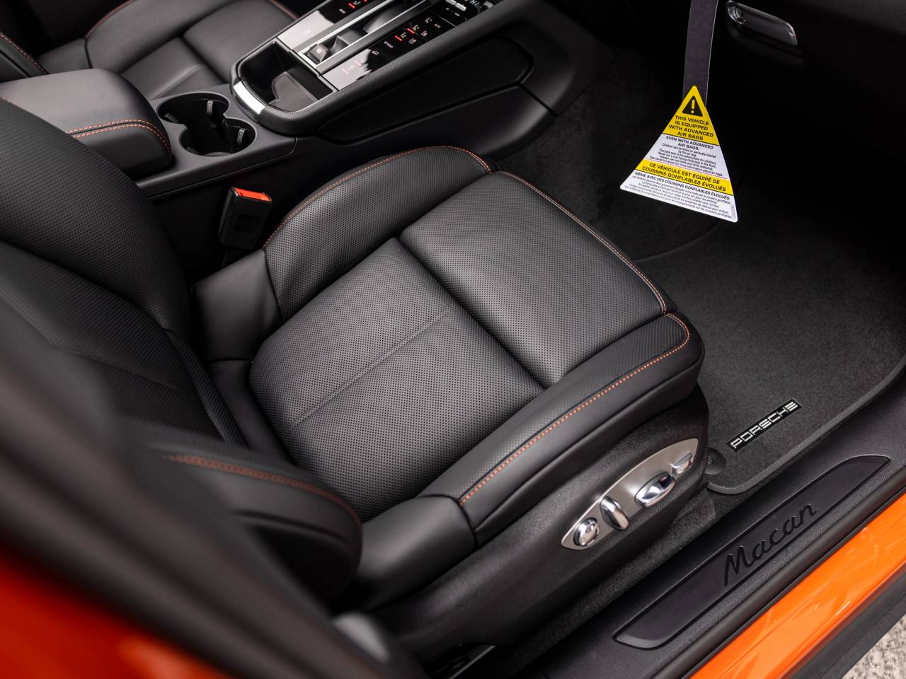 2025 Porsche Macan Base