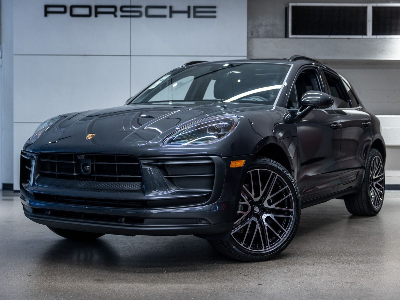 2026 Porsche Macan Base