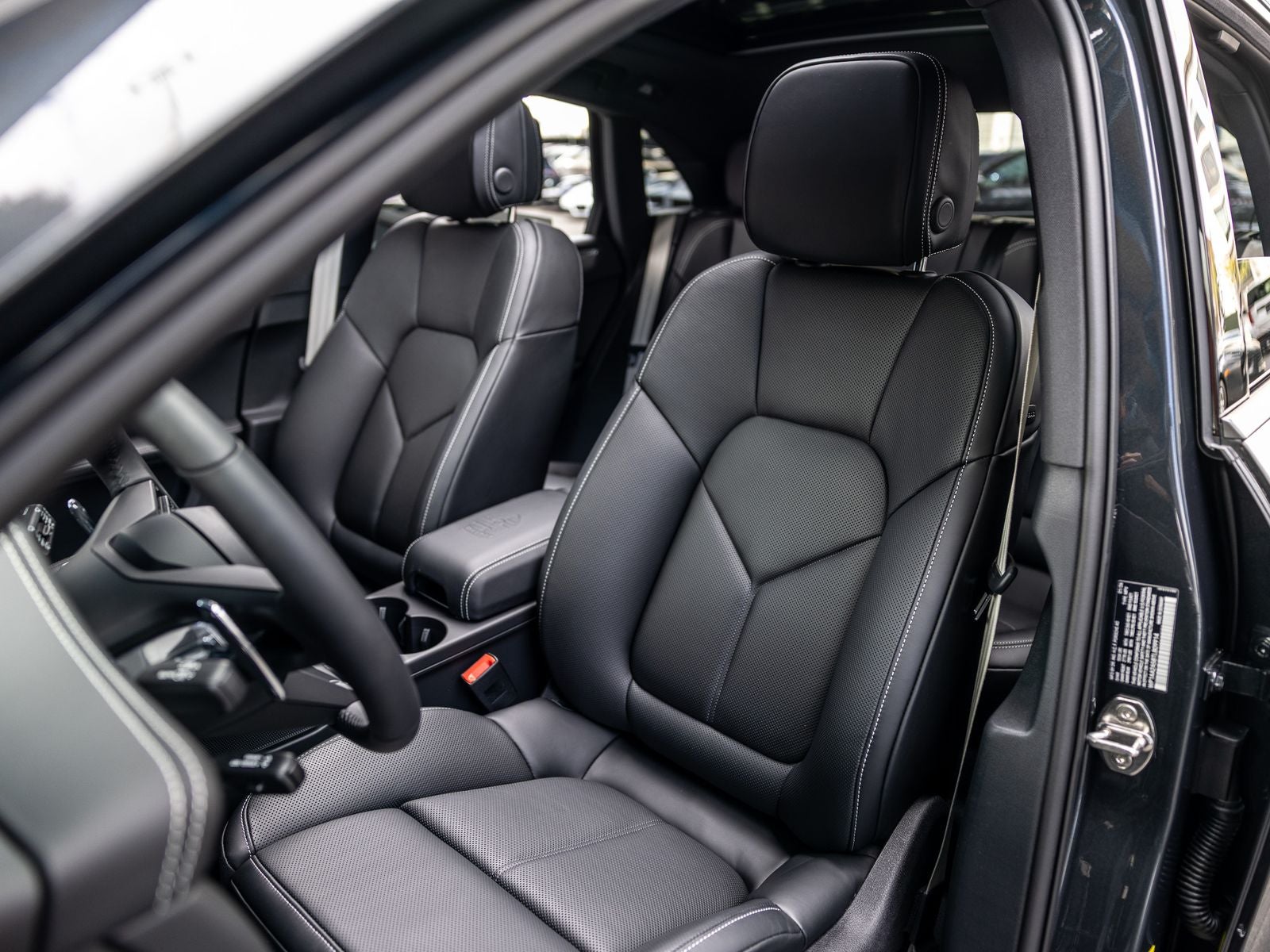 2026 Porsche Macan Base