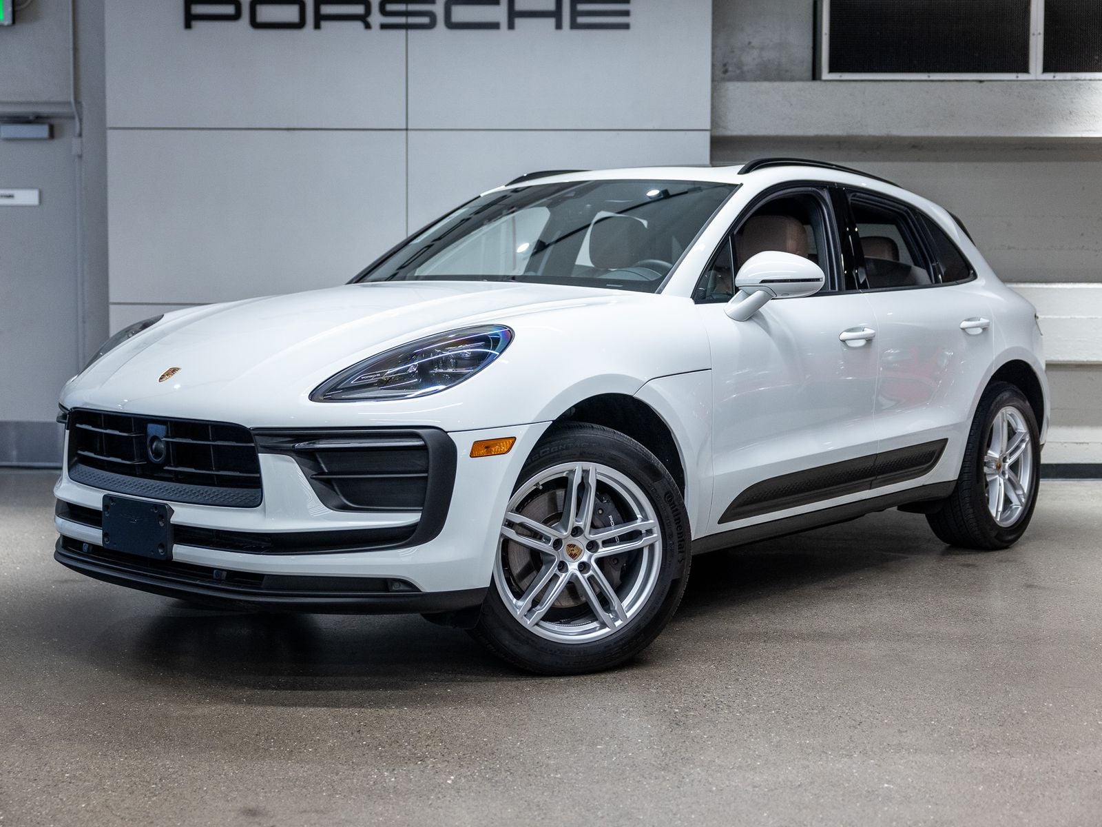 2024 Porsche Macan -'s photo