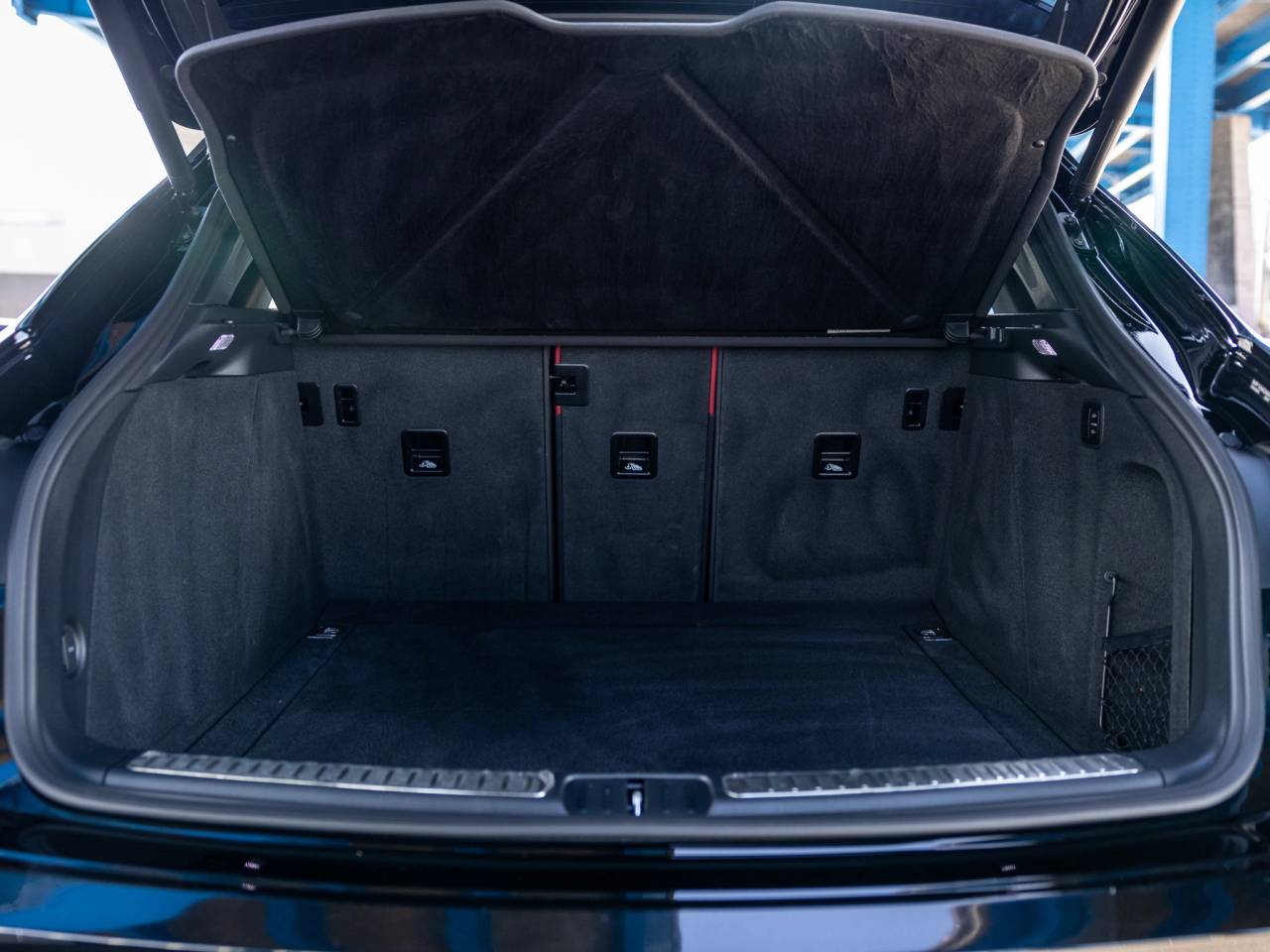 2025 Porsche Macan Macan T