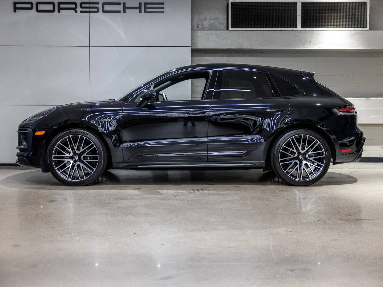 2025 Porsche Macan Macan T