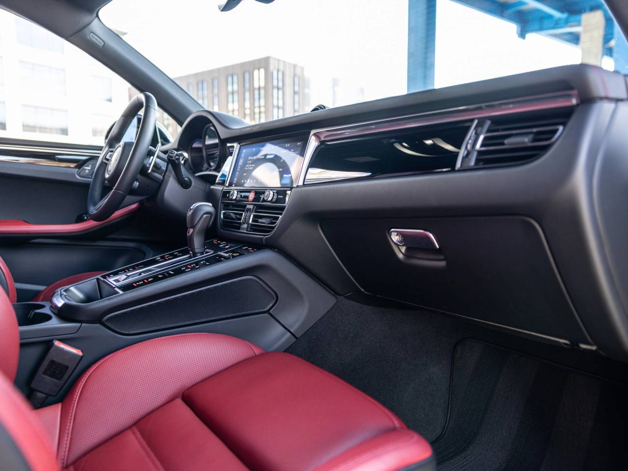 2025 Porsche Macan Macan T