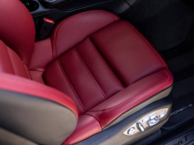 2025 Porsche Macan Macan T