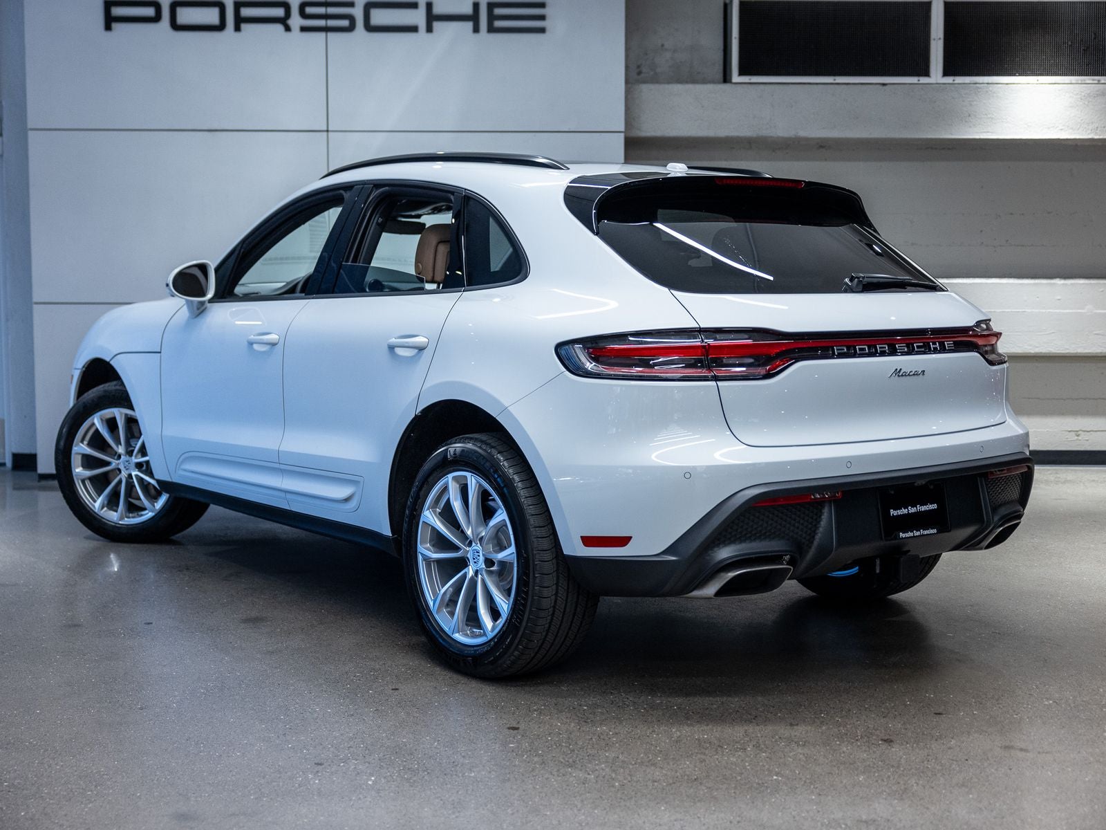 2026 Porsche Macan Base