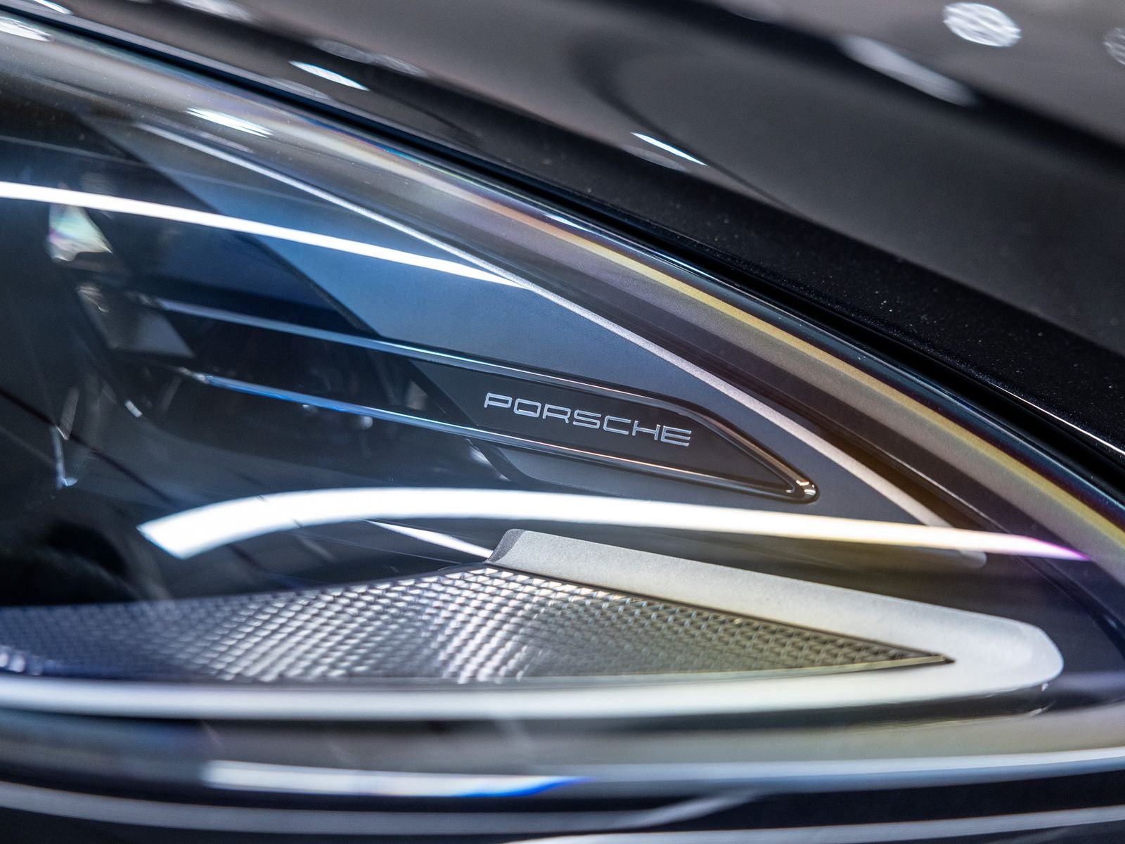 2026 Porsche Macan Base