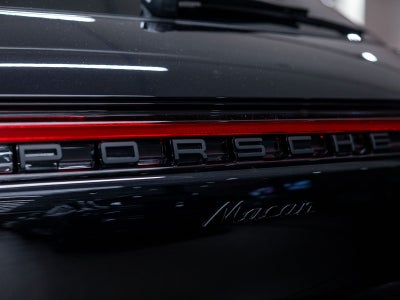 2026 Porsche Macan Base